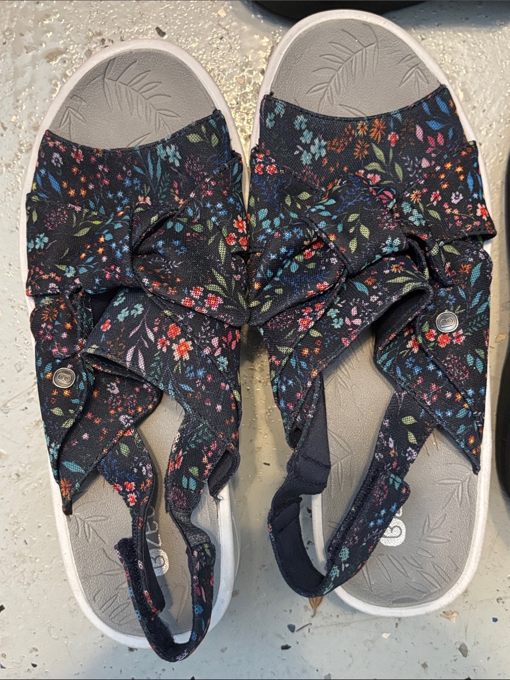 Bzees Women's Black Slip-Ons - Picture 2 of 6